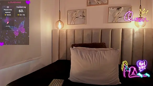 Snapshot of tamara_kisses chatting on 06-12-26, 06:49 tamara kisses online show from 06-12-26, 06:49