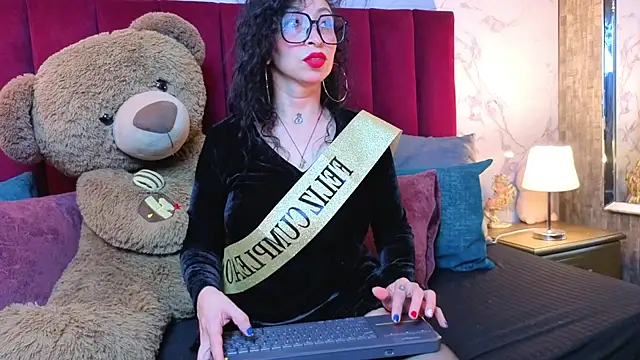 CHIARAJJONES online show from 06-04-26, 01:05