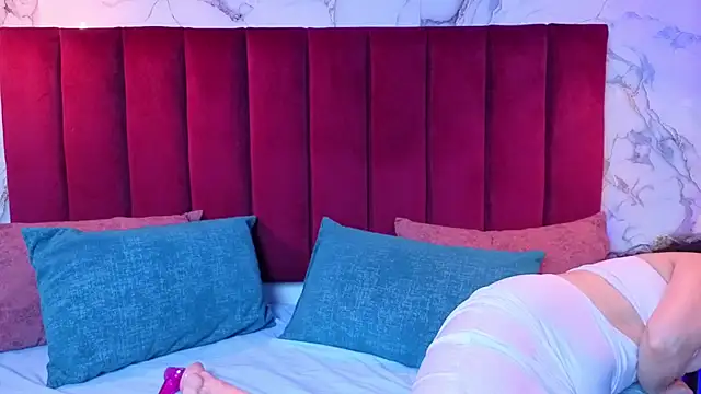 CHIARAJJONES online show from 05-25-26, 12:37