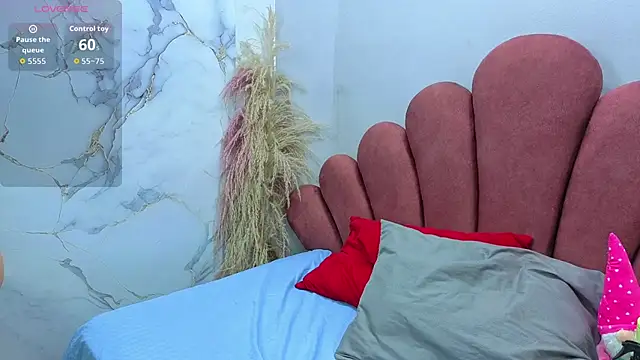 CHIARAJJONES online show from 11-26-25, 01:44