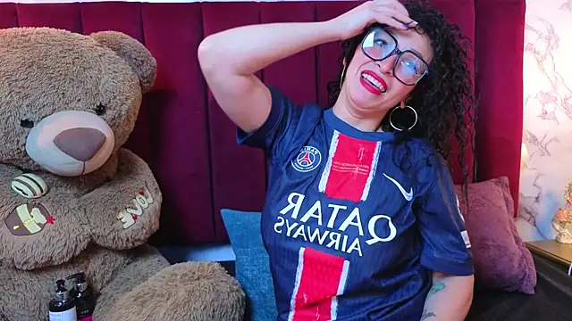 CHIARAJJONES online show from 05-31-26, 12:11