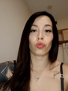 Chinitaluna online show from 11-17-25, 10:36