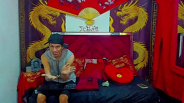 Snapshot of Pride_couple chatting on 02-10-26, 11:37 Pride couple online show from 02-10-26, 11:37