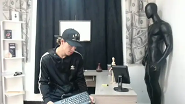 Snapshot of Pride_couple chatting on 02-24-26, 11:27 Pride couple online show from 02-24-26, 11:27