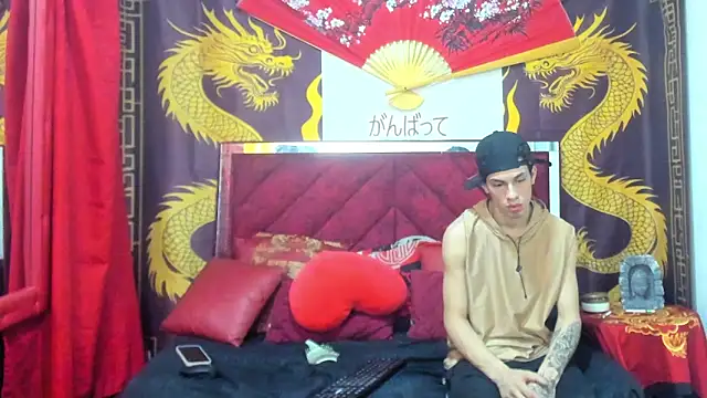 Snapshot of Pride_couple chatting on 02-14-26, 11:27 Pride couple online show from 02-14-26, 11:27