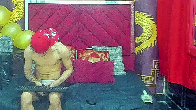 Snapshot of Pride_couple chatting on 01-18-26, 11:19 Pride couple online show from 01-18-26, 11:19