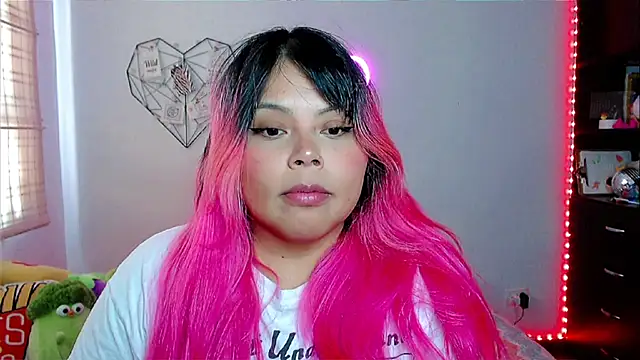 Snapshot of EllieMoonX chatting on 01-09-26, 08:27 EllieMoonX online show from 01-09-26, 08:27