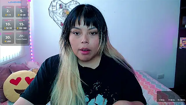 EllieMoonX online show from 04-25-26, 09:12