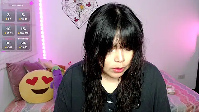 Snapshot of EllieMoonX chatting on 07-17-26, 11:24 EllieMoonX online show from 07-17-26, 11:24