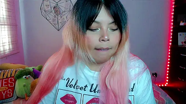 EllieMoonX online show from 02-02-26, 10:20