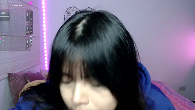 Snapshot of EllieMoonX chatting on 07-14-26, 12:10 EllieMoonX online show from 07-14-26, 12:10