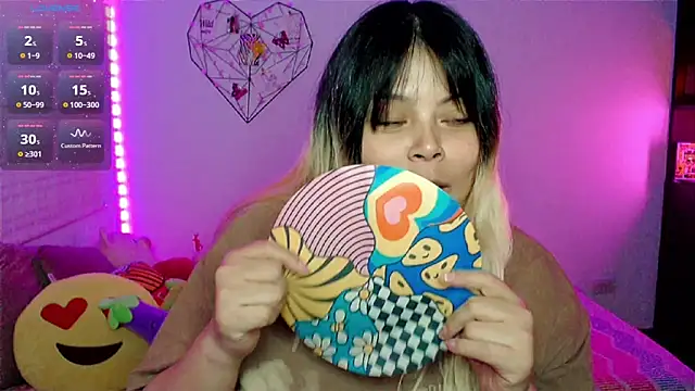 EllieMoonX online show from 04-21-26, 11:55