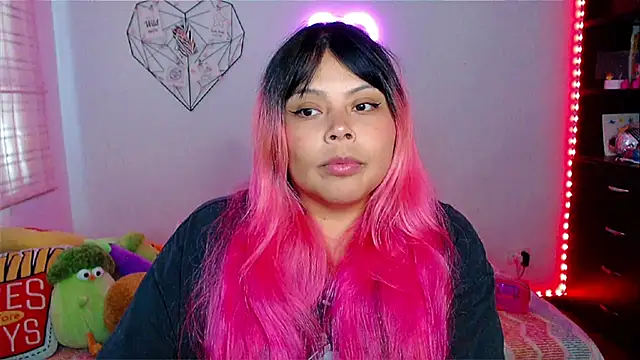 Snapshot of EllieMoonX chatting on 01-13-26, 08:57 EllieMoonX online show from 01-13-26, 08:57