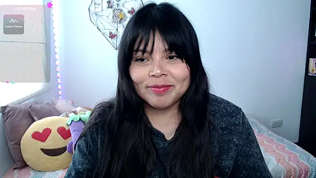 Snapshot of EllieMoonX chatting on 06-12-26, 07:33 EllieMoonX online show from 06-12-26, 07:33
