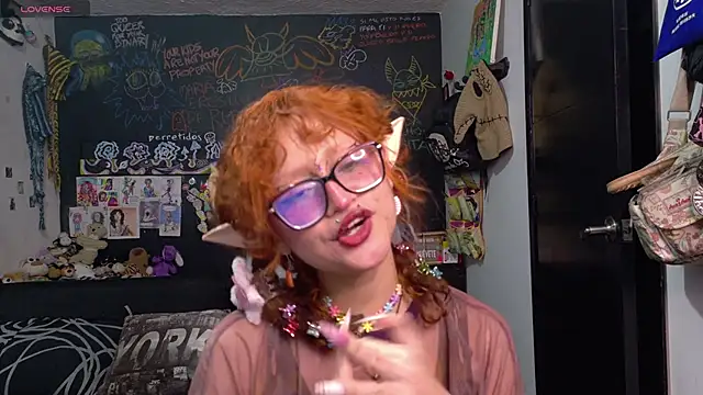 Snapshot of fay_abby chatting on 10-16-25, 01:36 fay abby online show from 10-16-25, 01:36
