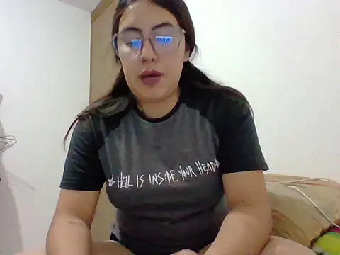 Snapshot of Mar_00c chatting on 10-26-25, 05:41 Mar 00c online show from 10-26-25, 05:41