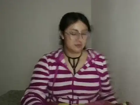 Snapshot of Mar_00c chatting on 10-17-25, 05:33 Mar 00c online show from 10-17-25, 05:33
