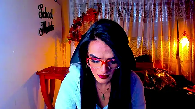 Snapshot of ZAMMIRA chatting on 10-14-25, 04:35 ZAMMIRA online show from 10-14-25, 04:35