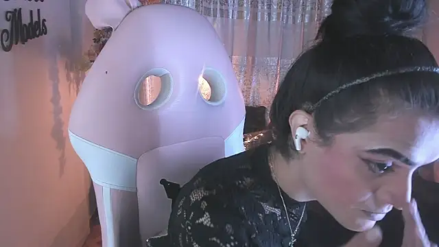 ZAMMIRA online show from 11-25-25, 04:24