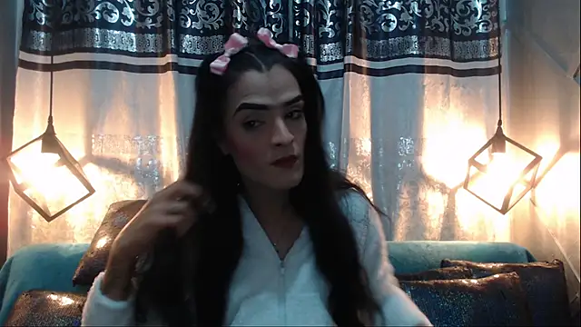 Snapshot of ZAMMIRA chatting on 10-20-25, 05:20 ZAMMIRA online show from 10-20-25, 05:20
