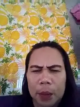 Snapshot of erma_joy chatting on 10-17-25, 03:43 erma joy online show from 10-17-25, 03:43