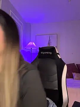 HoneyMollyX online show from 04-12-26, 02:20