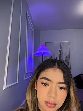 HoneyMollyX online show from 10-19-25, 01:03