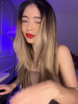 HoneyMollyX online show from 11-18-25, 01:03