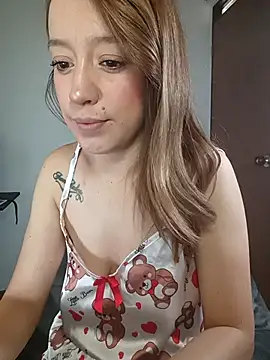 Snapshot of LunaDelire chatting on 10-12-25, 12:28 LunaDelire online show from 10-12-25, 12:28