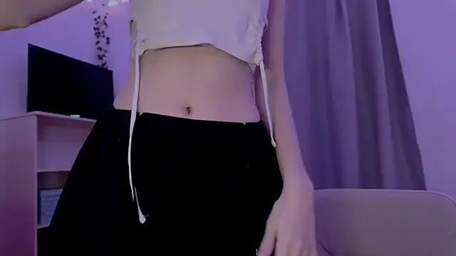 LunaCrave online show from 10-28-25, 04:13