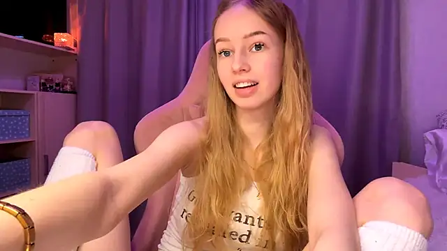 LunaCrave online show from 02-26-26, 05:13