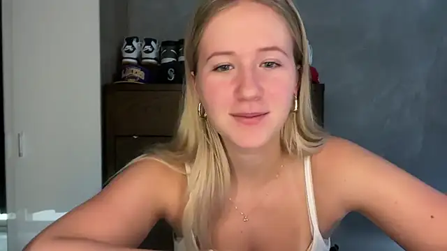 Snapshot of itssosierra chatting on 02-05-26, 01:34 itssosierra online show from 02-05-26, 01:34