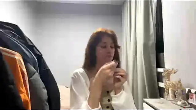 WildPeachh online show from 11-18-25, 07:17