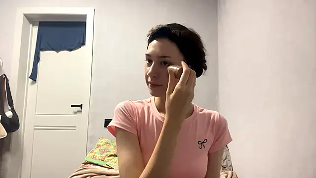 WildPeachh online show from 10-28-25, 06:18