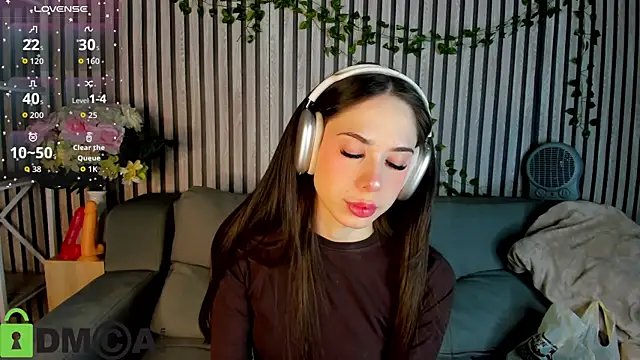 Lana Stones online show from 11-13-25, 12:36