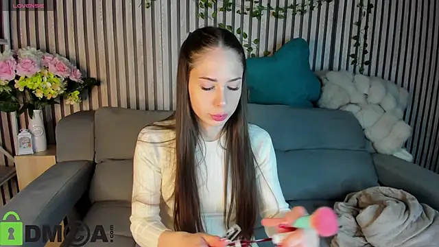 Lana Stones online show from 11-28-25, 12:55