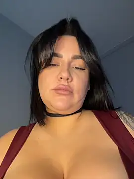 SwittieKendra online show from 11-18-25, 06:50