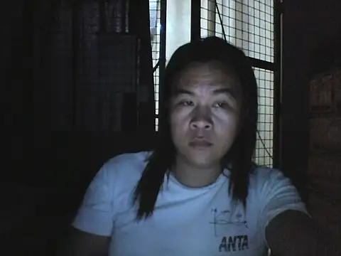 Snapshot of sysy300 chatting on 07-08-26, 04:18 sysy300 online show from 07-08-26, 04:18
