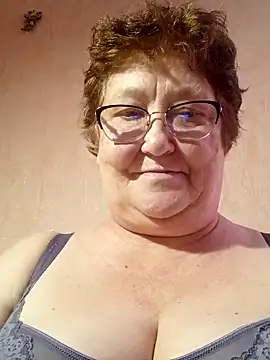 Snapshot of Katherine735 chatting on 06-10-26, 12:17 Katherine735 online show from 06-10-26, 12:17