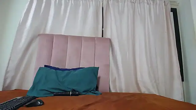 Kelly-001 online show from 04-15-26, 07:58