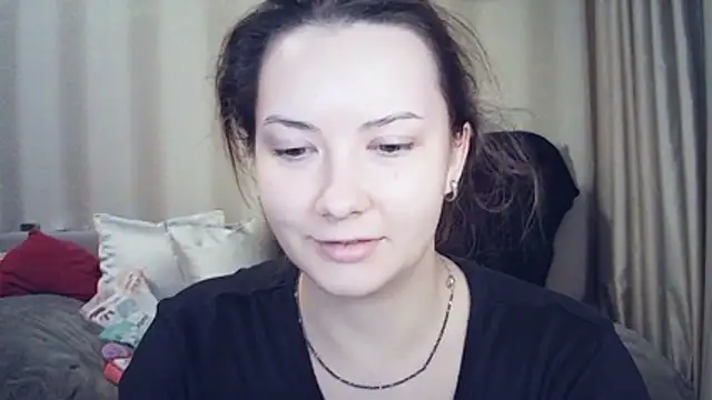 MoodieMira online show from 04-21-26, 05:52