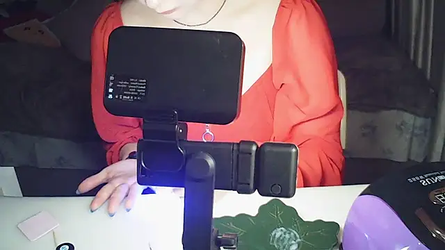 MoodieMira online show from 03-23-26, 07:47