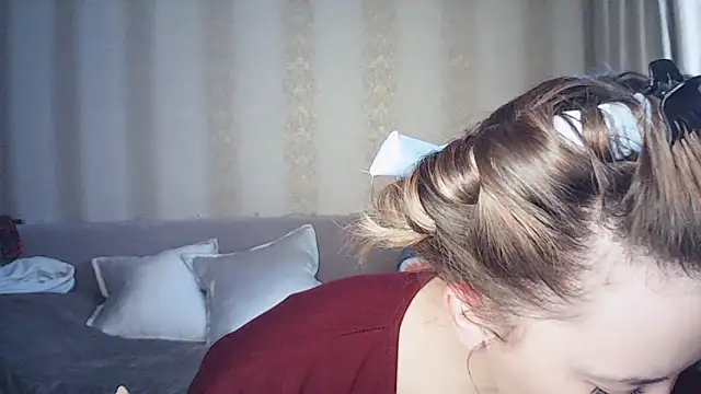 MoodieMira online show from 02-24-26, 01:34