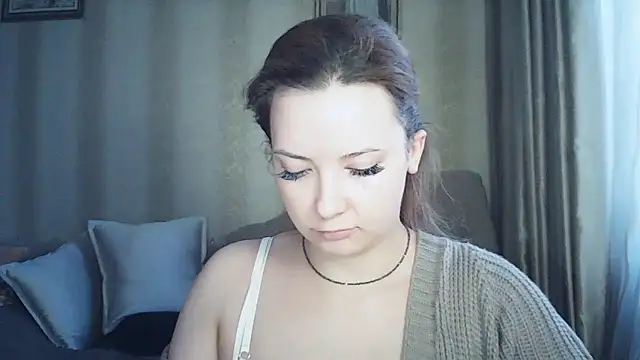 MoodieMira online show from 03-12-26, 03:05