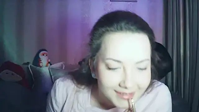 MoodieMira online show from 04-15-26, 05:28