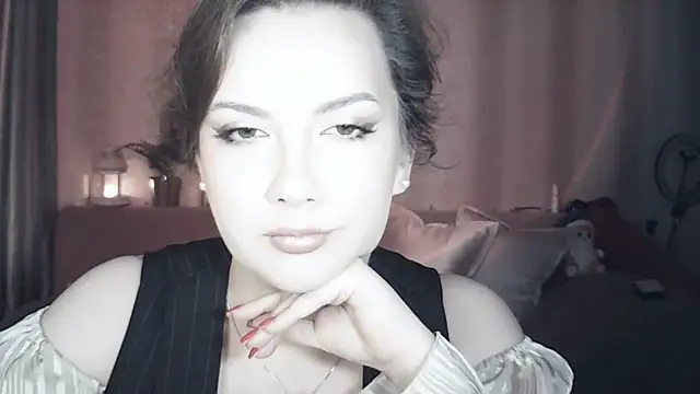 MoodieMira online show from 05-17-26, 07:03