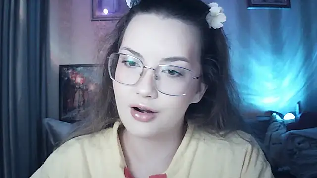 MoodieMira online show from 05-28-26, 06:58