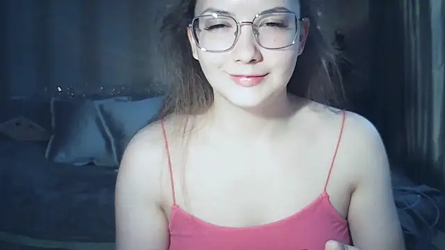 MoodieMira online show from 02-06-26, 01:07