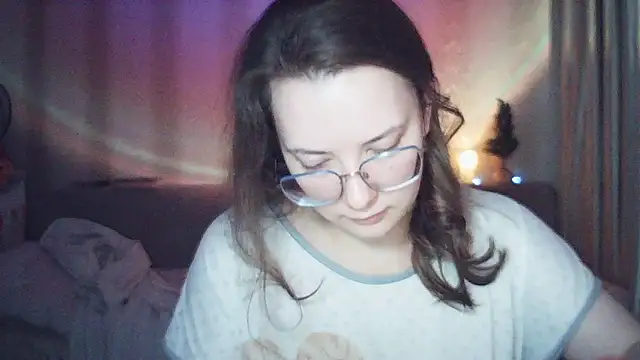 MoodieMira online show from 12-18-25, 02:05