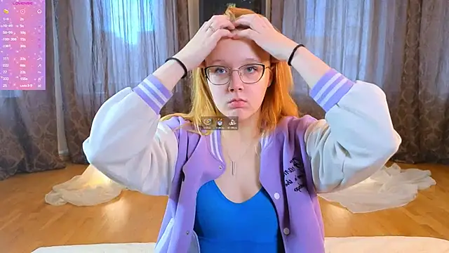 AlinaAldrete online show from 10-26-25, 04:13